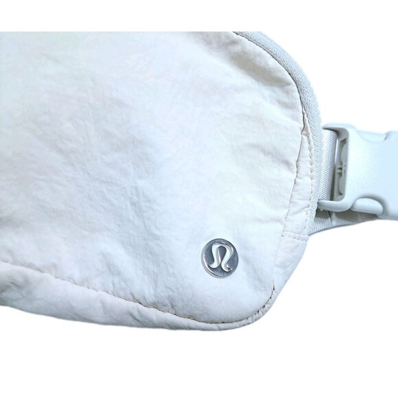 Lululemon Everywhere Belt Bag Off White Fanny Pack Crossbody - Picture 2 of 9